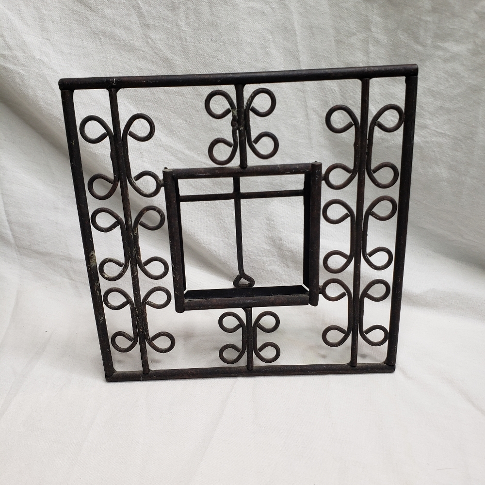 Black Metal Picture Frame
